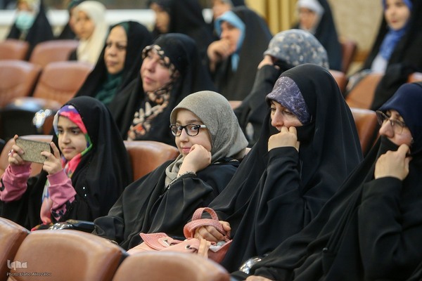 تجلیل از مادر دختران حافظ کل در مؤسسه مهد قرآن