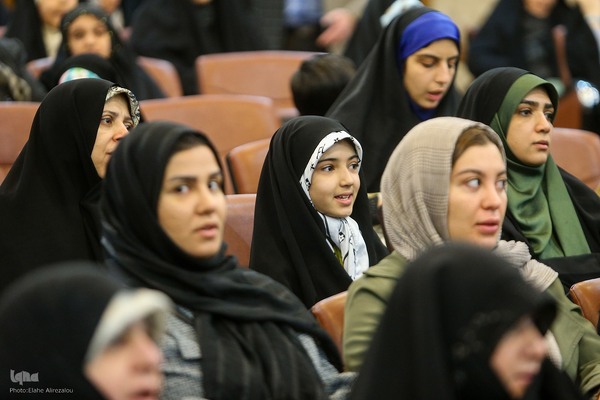 تجلیل از مادر دختران حافظ کل در مؤسسه مهد قرآن