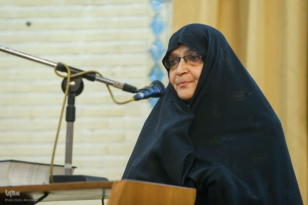 تجلیل از مادر دختران حافظ کل در مؤسسه مهد قرآن