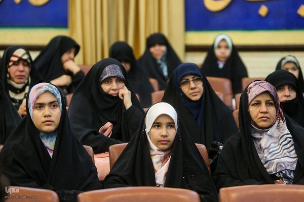 تجلیل از مادر دختران حافظ کل در مؤسسه مهد قرآن