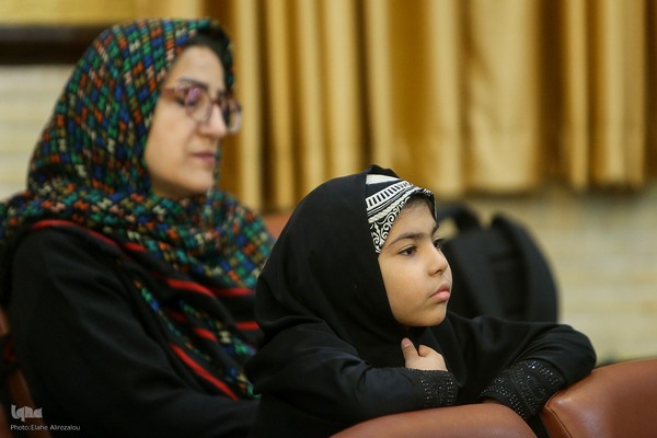 تجلیل از مادر دختران حافظ کل در مؤسسه مهد قرآن