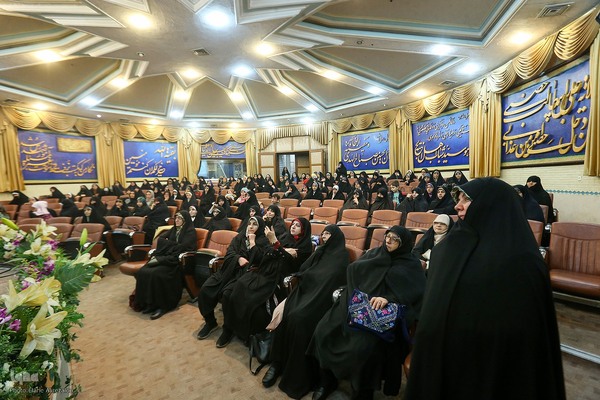 تجلیل از مادر دختران حافظ کل در مؤسسه مهد قرآن