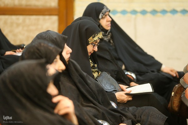 تجلیل از مادر دختران حافظ کل در مؤسسه مهد قرآن