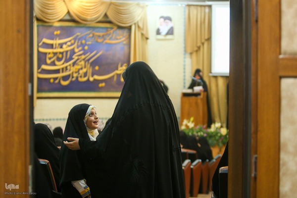 تجلیل از مادر دختران حافظ کل در مؤسسه مهد قرآن