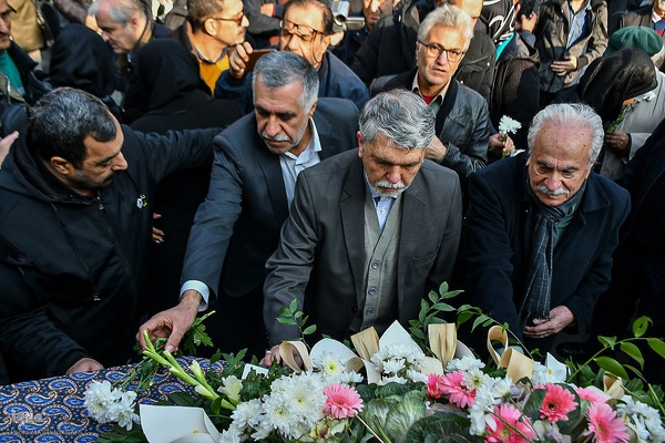 آیین تشییع پیکر زنده‌نام ژاله علو