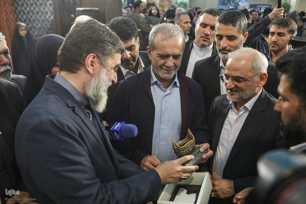 بازدید رئیس جمهور لز نمایشگاه قرآن کریم
