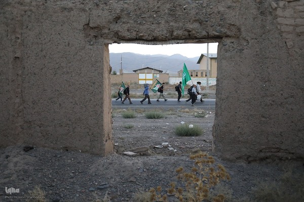 گام های عاشقانه زائران پیاده امام رضا(ع)