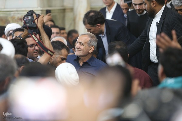 حضور رئیس جمهور منتخب در حرم امام خمینی (ره