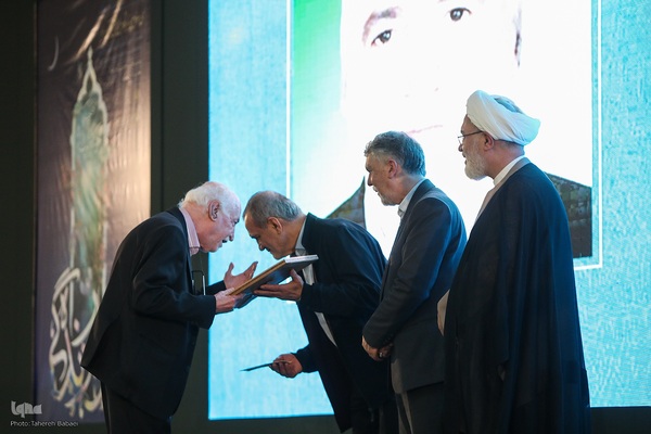 مراسم تجلیل از خادمان قرآن کریم