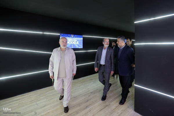 بازدید رئیس جهاددانشگاهی از نمایشگاه قرآن