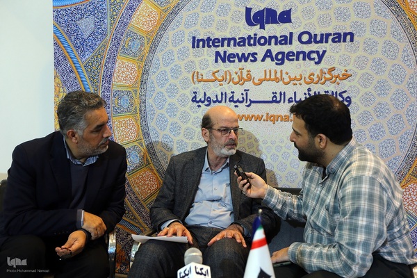 بازدید رئیس جهاددانشگاهی از نمایشگاه قرآن