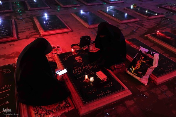 مراسم شب قدر در گلزار شهدای وادی رحمت تبریز