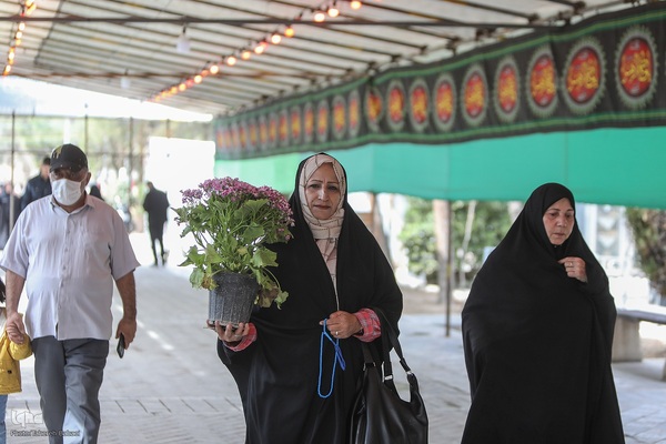 مراسم تحویل سال نو در جوار گلزار شهدای گمنام بهشت زهرا (س)