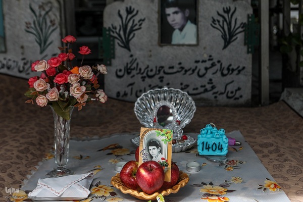 مراسم تحویل سال نو در جوار گلزار شهدای گمنام بهشت زهرا (س)