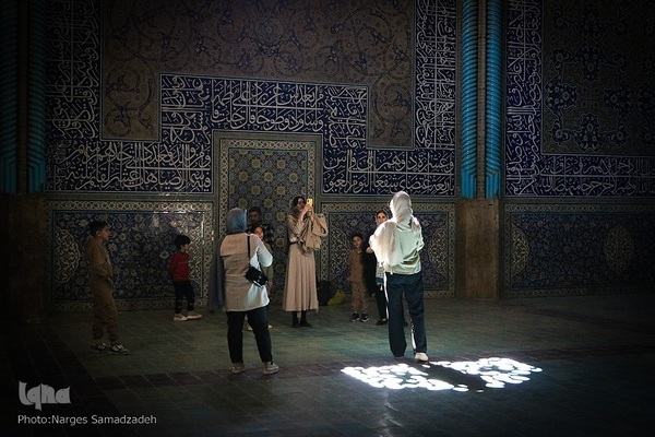 نقش جهان میزبان مسافران نوروزی نصف جهان