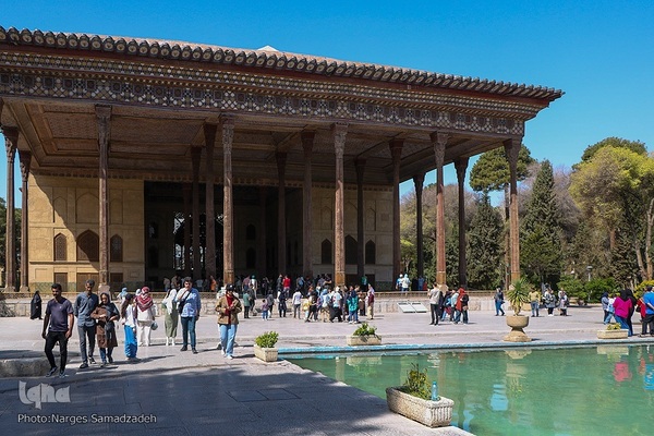 نرگس صمدزاده