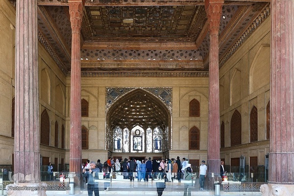 نرگس صمدزاده