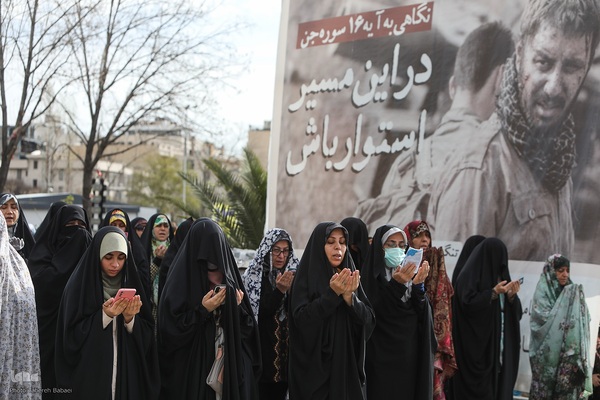 اقامه نماز عید فطر به امامت رهبر معظم انقلاب اسلامی در مصلای امام خمینی (ره)