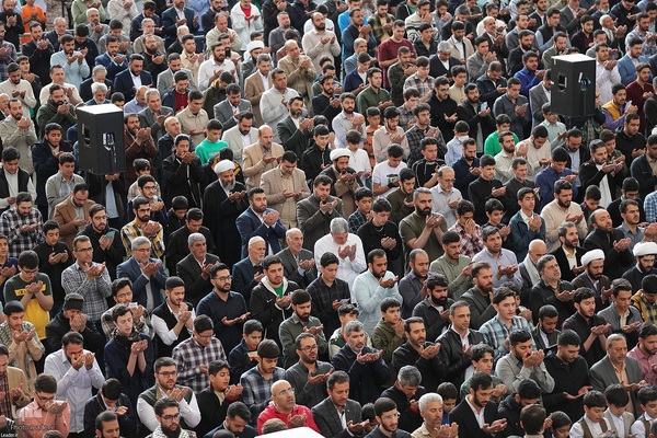 اقامه نماز عید فطر به امامت رهبر معظم انقلاب اسلامی