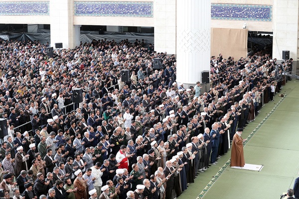اقامه نماز عید فطر به امامت رهبر معظم انقلاب اسلامی