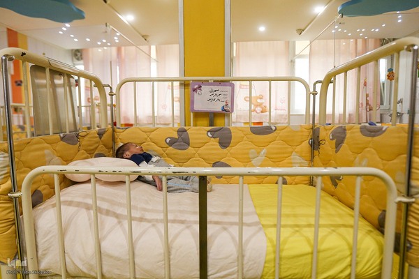 شوق زندگی در شیرخوارگاه حضرت آمنه(س)