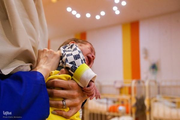 شوق زندگی در شیرخوارگاه حضرت آمنه(س)