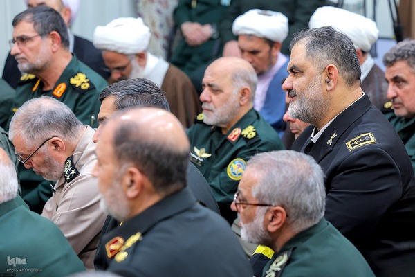 دیدار جمعی از فرماندهان نیروهای مسلح با فرمانده معظم کل قوا
