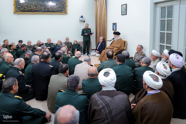 دیدار جمعی از فرماندهان نیروهای مسلح با فرمانده معظم کل قوا