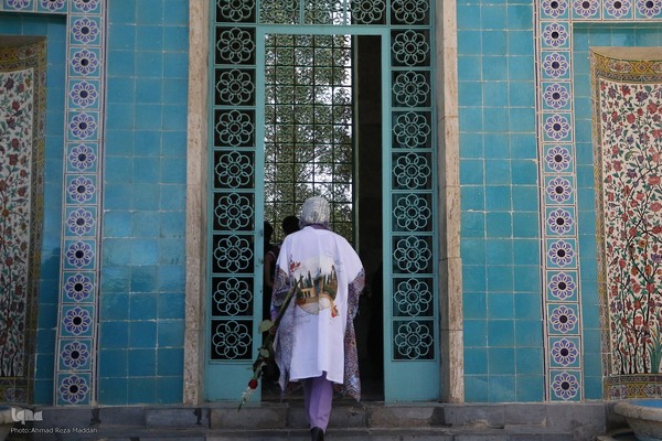 آیین گلباران آرامگاه سعدی