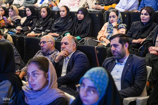 جشن امضای مجموعه‌شعر «نیست» اثر فاضل نظری