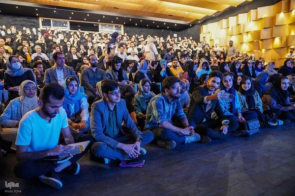 جشن امضای مجموعه‌شعر «نیست» اثر فاضل نظری