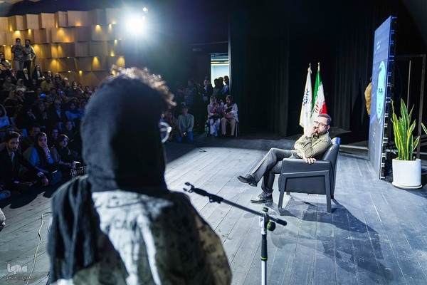 جشن امضای مجموعه‌شعر «نیست» اثر فاضل نظری