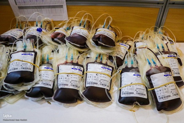 اهدا خون برای حادثه دیدگان بندر عباس