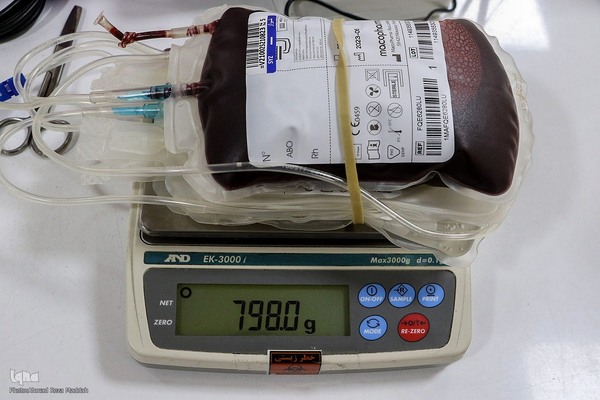 اهدا خون برای حادثه دیدگان بندر عباس