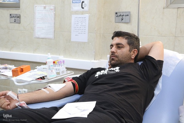 اهدا خون برای حادثه دیدگان بندر عباس