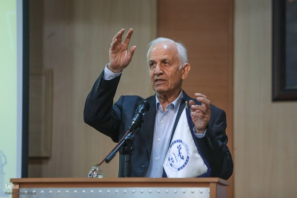 پایان مرحله منطقه‌ای مسابقات مناظره دانشجویان در واحد صنعتی شریف