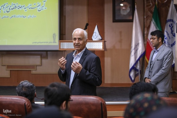 پایان مرحله منطقه‌ای مسابقات مناظره دانشجویان در واحد صنعتی شریف