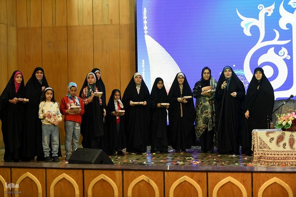 هفتاد و هفتمین محفل انس با قرآن بانوان