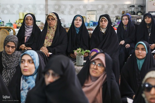 جشن روز معلم در جلسه آموزشی سیدمحسن موسوی‌بلده