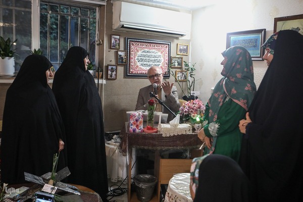 جشن روز معلم در جلسه آموزشی سیدمحسن موسوی‌بلده