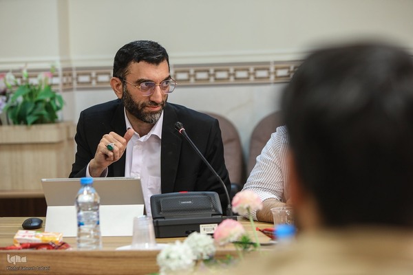 نشست ارائه راهکار‌های توسعه ابعاد بین‌المللی مسابقات قرآن ایران