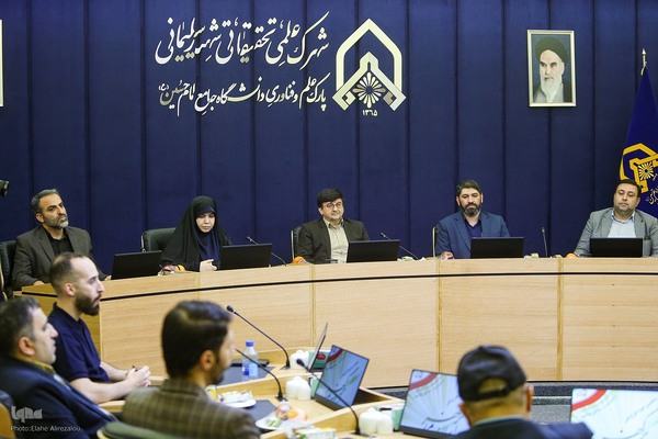 بازدیداعضای جهاد دانشگاهی از پارک علم و فناوری دانشگاه جامع امام حسین(ع)