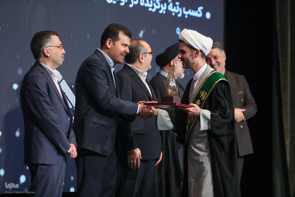 همایش شصت و سومین سال جایزه البرز سال