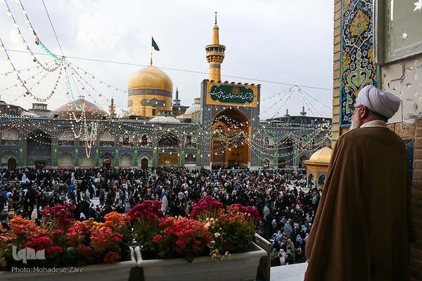 حرم مطهر رضوی در شب ولادت امام رضا(ع)