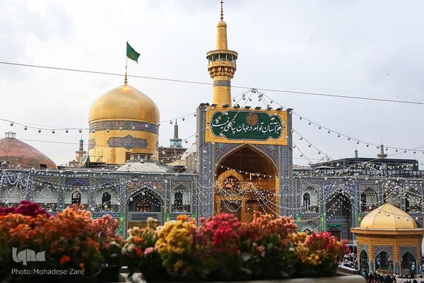 حرم مطهر رضوی در شب ولادت امام رضا(ع)