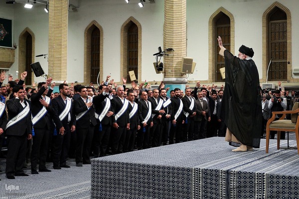 دیدار هزاران نفر از کارگران سراسر کشور با رهبر معظم انقلاب