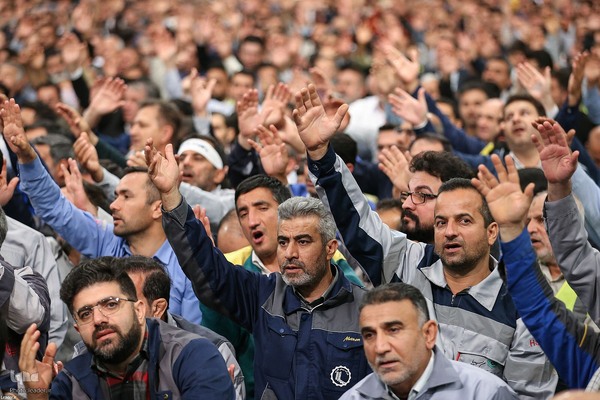 دیدار هزاران نفر از کارگران سراسر کشور با رهبر معظم انقلاب