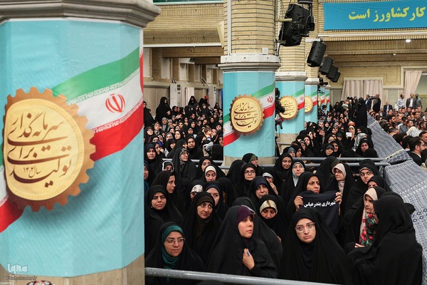 دیدار هزاران نفر از کارگران سراسر کشور با رهبر معظم انقلاب