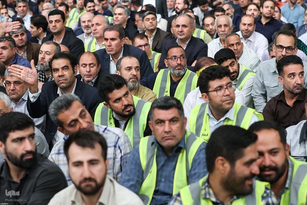 دیدار هزاران نفر از کارگران سراسر کشور با رهبر معظم انقلاب