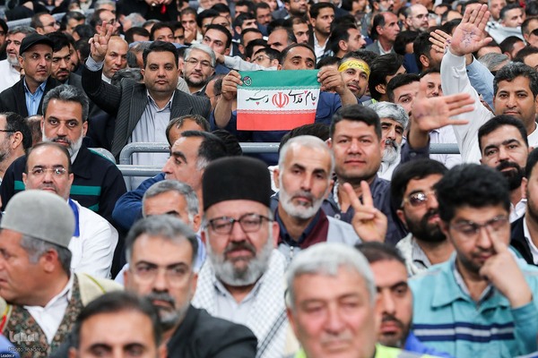 دیدار هزاران نفر از کارگران سراسر کشور با رهبر معظم انقلاب